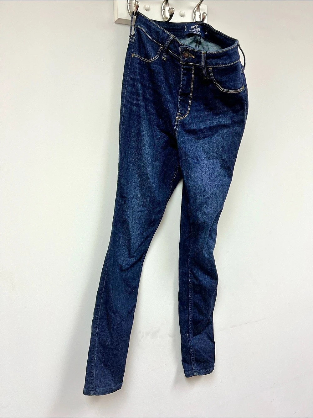 Hollister High-Rise Skinny Jeans Women's Skinny Jeans in Blue Like New size 5 sh